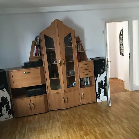 Ferienwohnung Zickler Apartment Luetjenburg